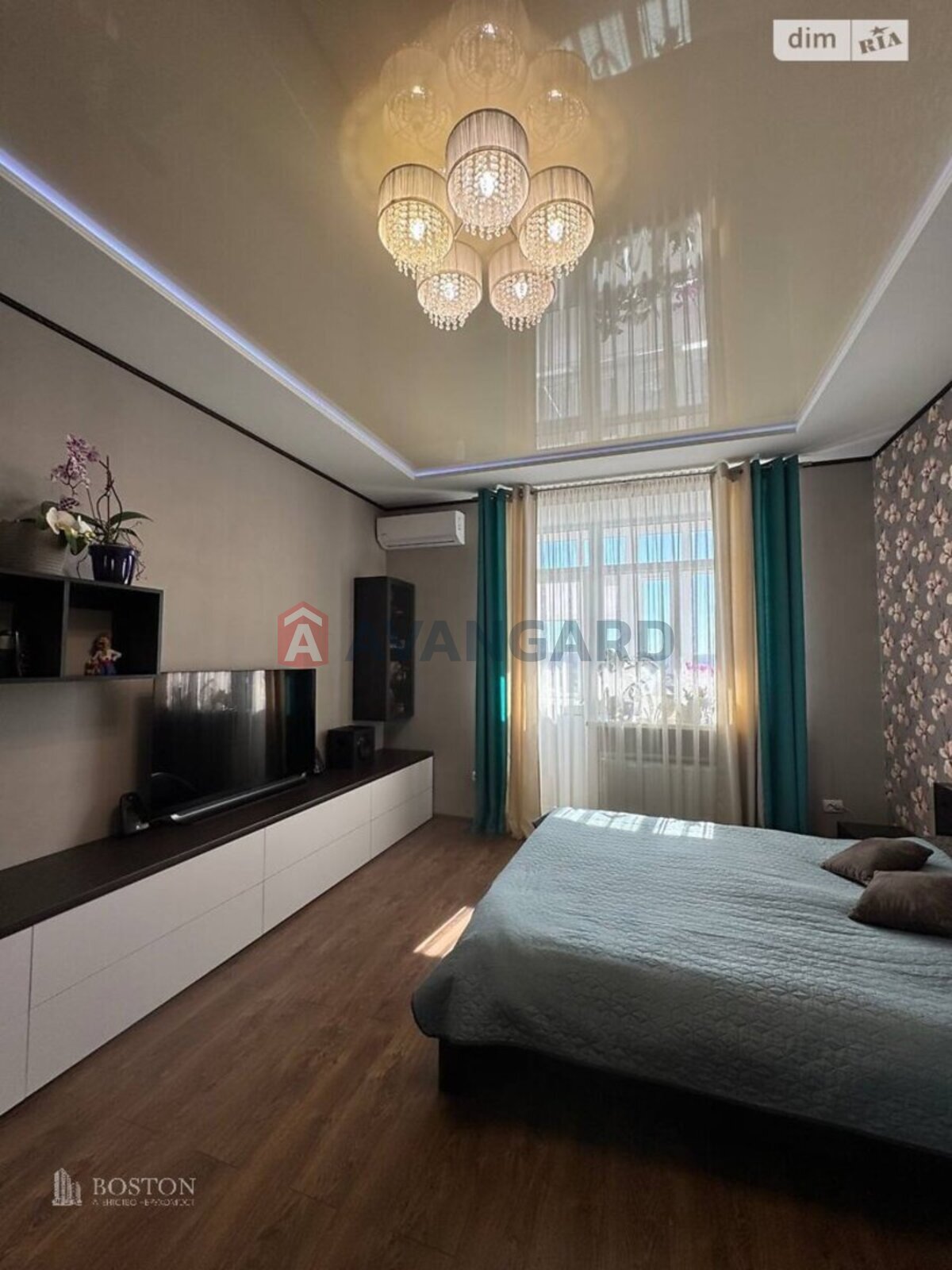 2 ��. ��������, 73/35/17 ��. �., 6/6 ������ ���� 28