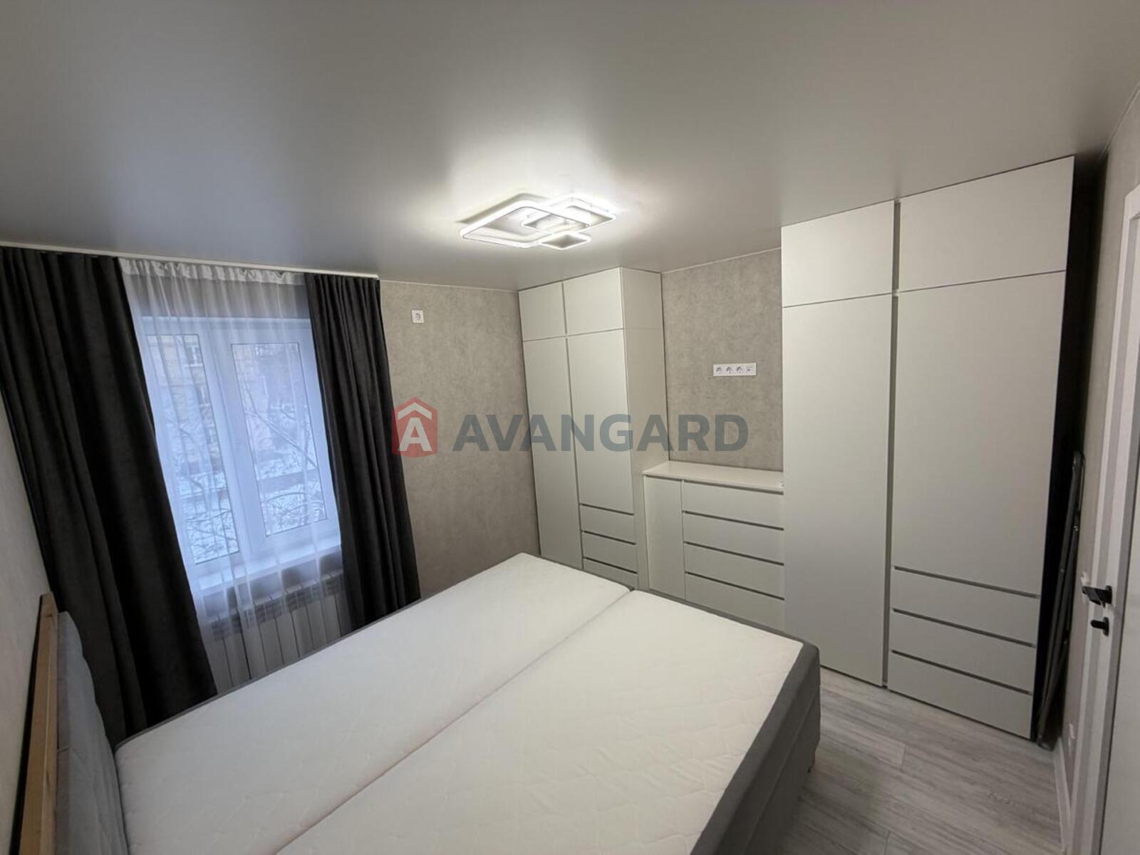 1 ����. ��������, 33/12/15 ��. �., 2/5 ���� ���� 1