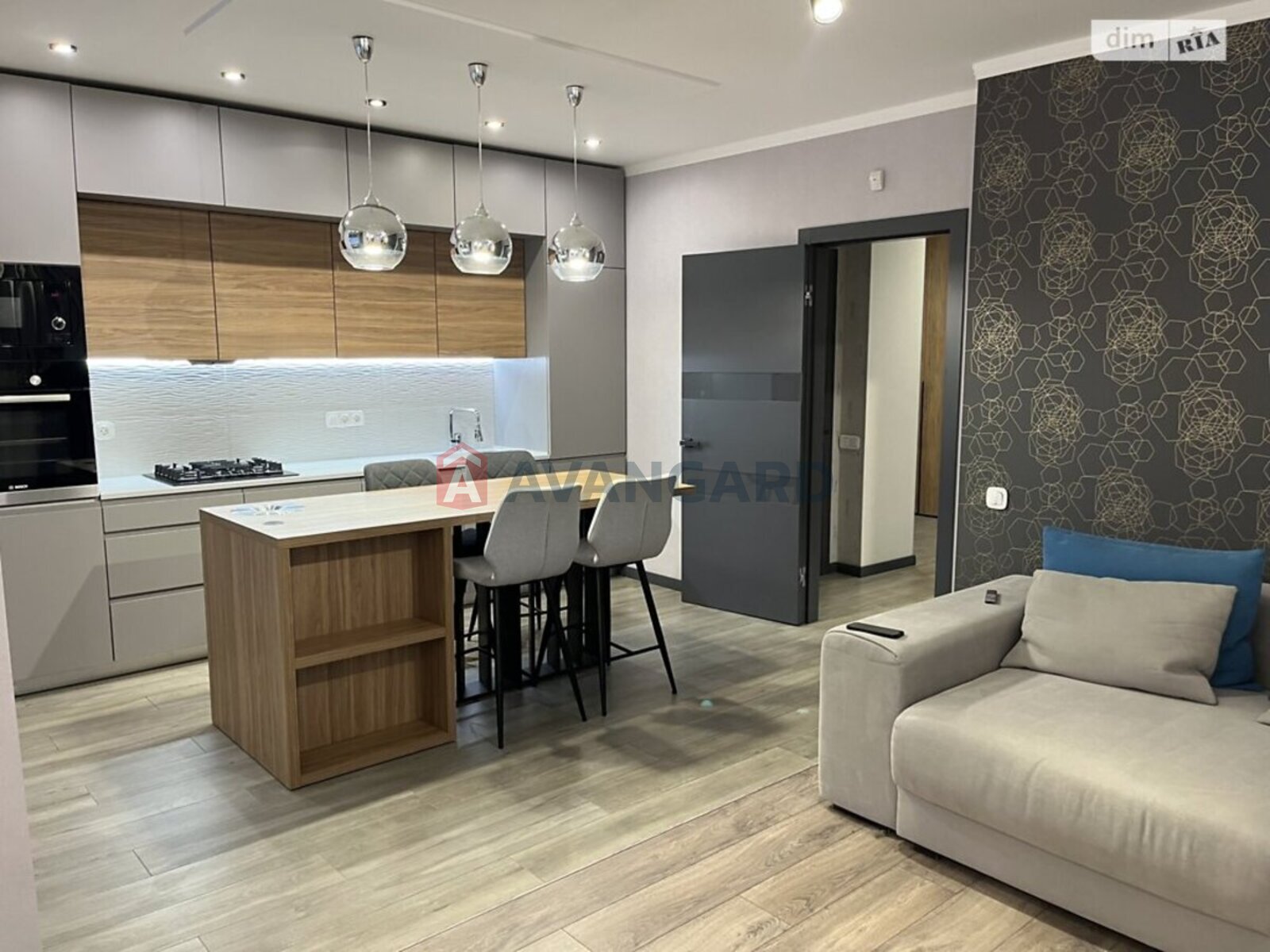 3 ��. ��������, 97/-/- ��. �., 8/10 ������ ���� 1