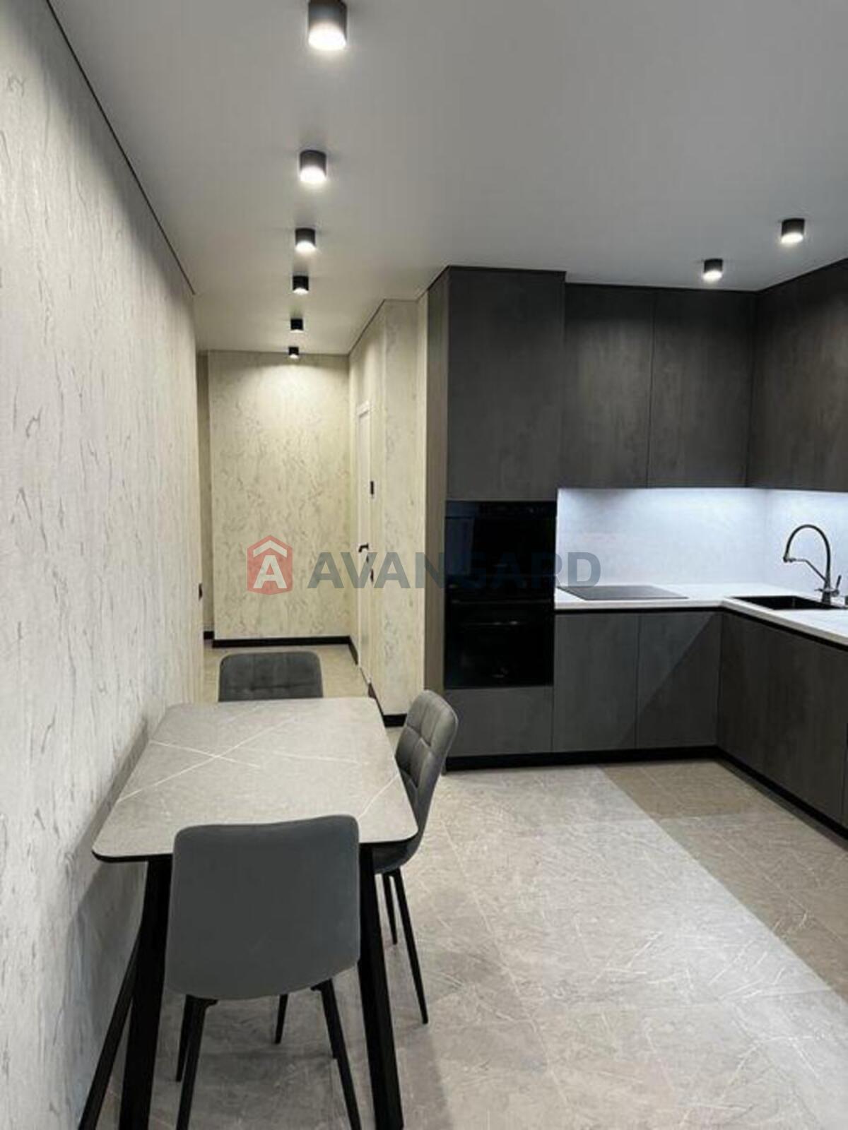 1 ��. ��������, 57/-/23 ��. �., 20/25 ������ ���� 19