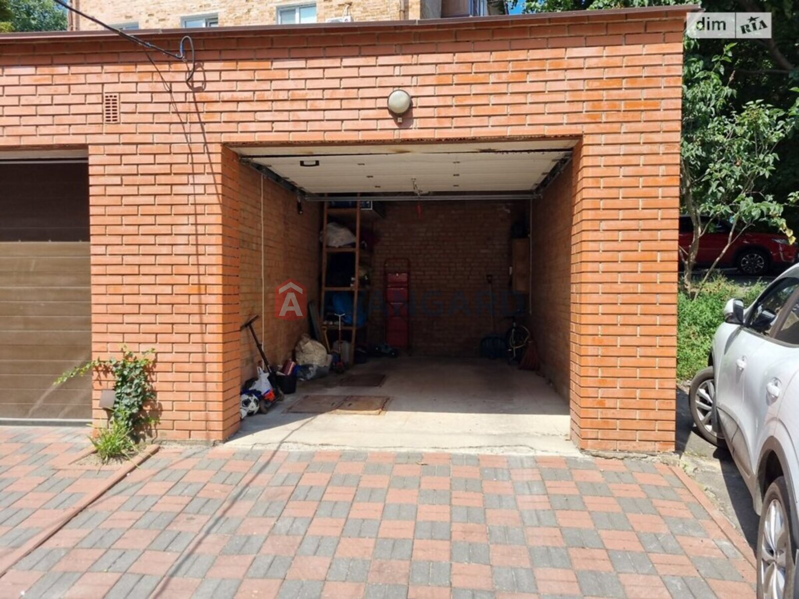 3 ��. ��������, 79/30/10 ��. �., 3/3 ������ ���� 18