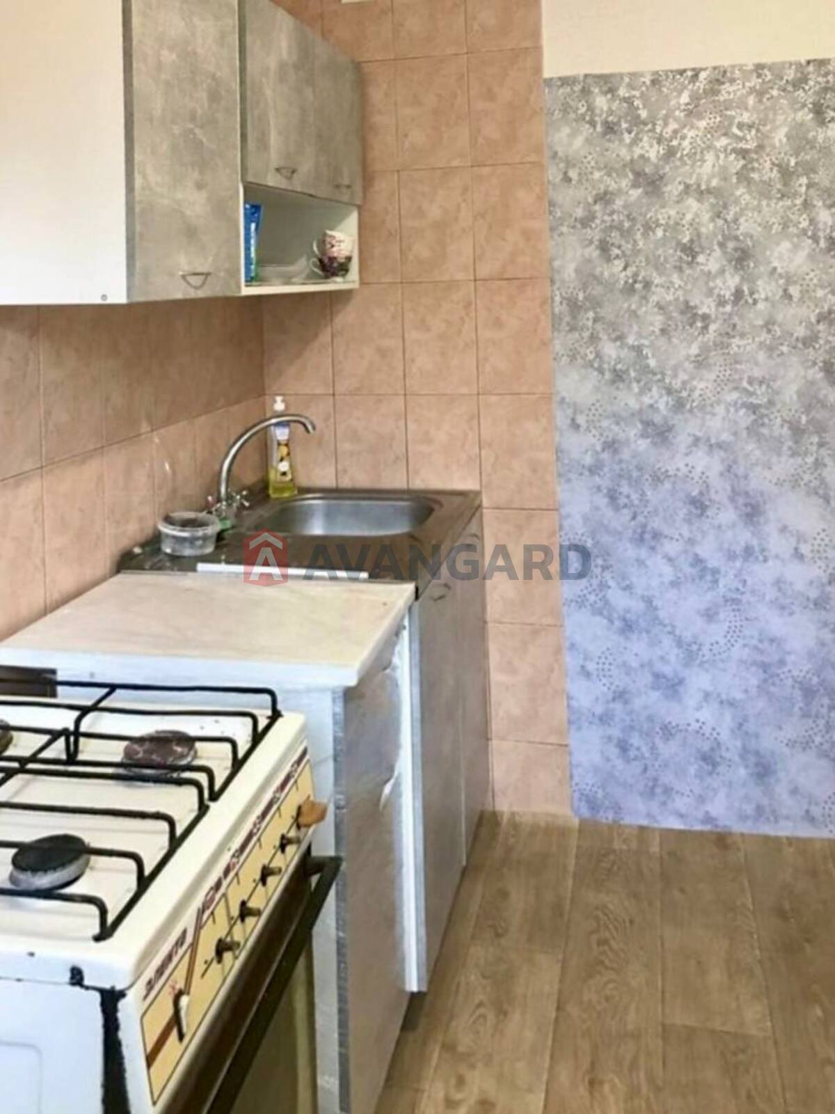 3 ��. ��������, 68/-/8 ��. �., 1/9 ������ ���� 8