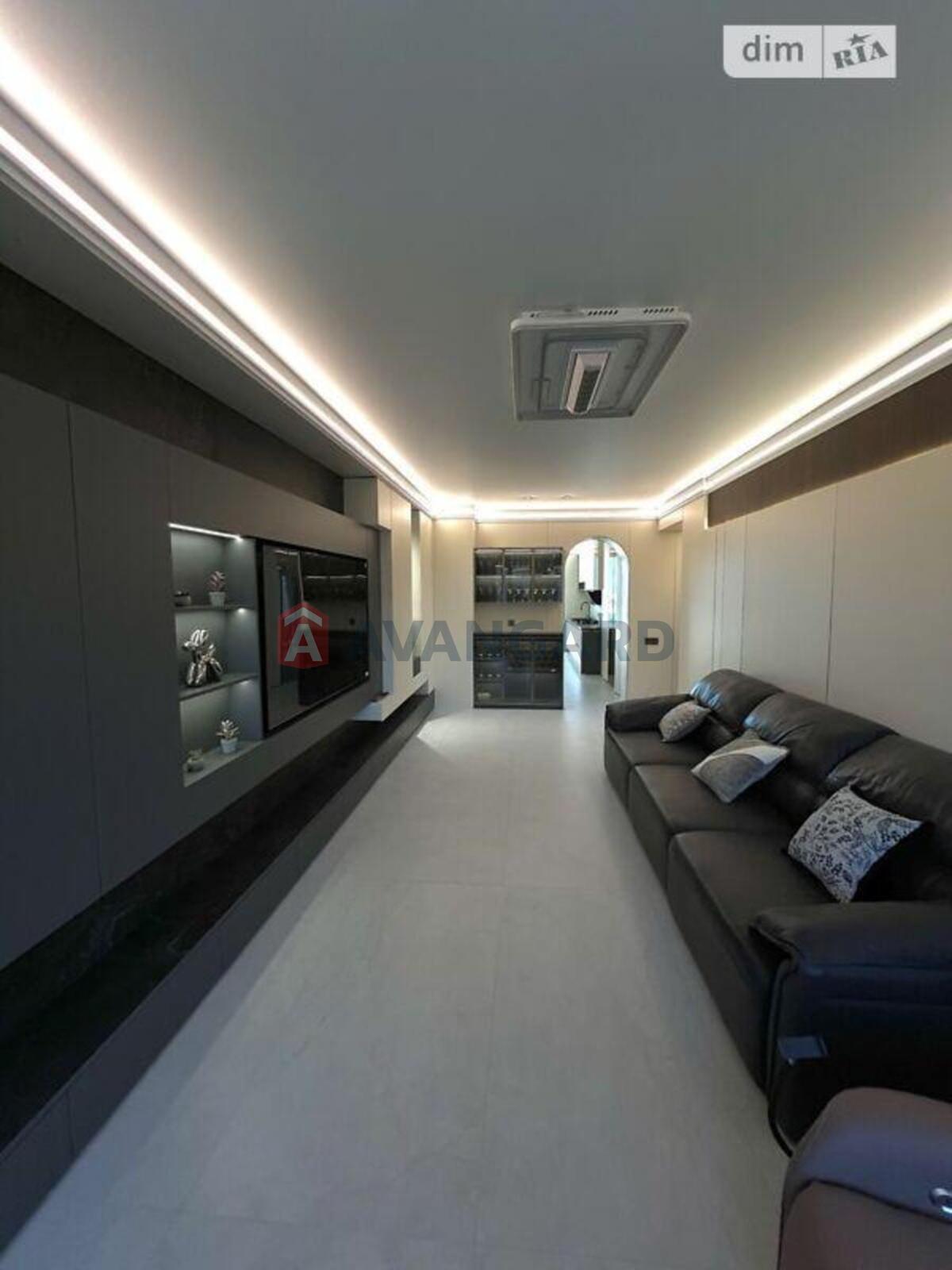 4 ��. ��������, 136/-/16 ��. �., 10/11 ������ ���� 5