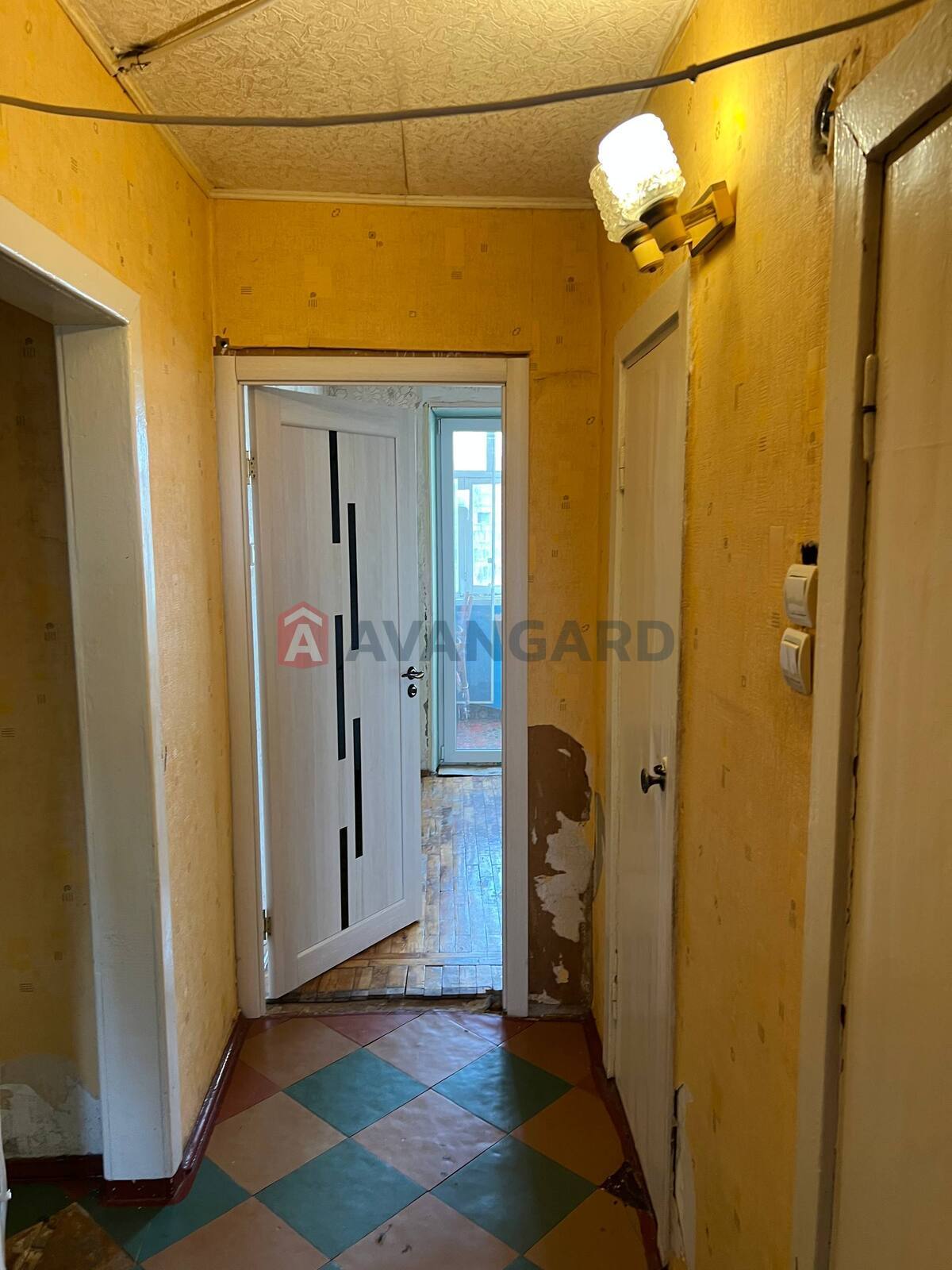 3 ����. ��������, 75/-/18 ��. �., 7/9 ���� ���� 7