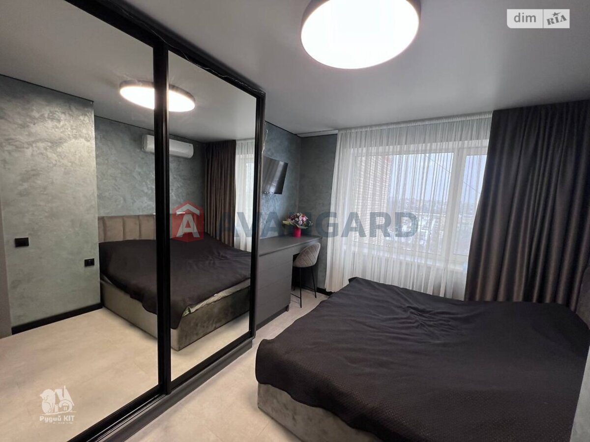 1 ��. ��������, 21/11/4 ��. �., 9/9 ������ ���� 18