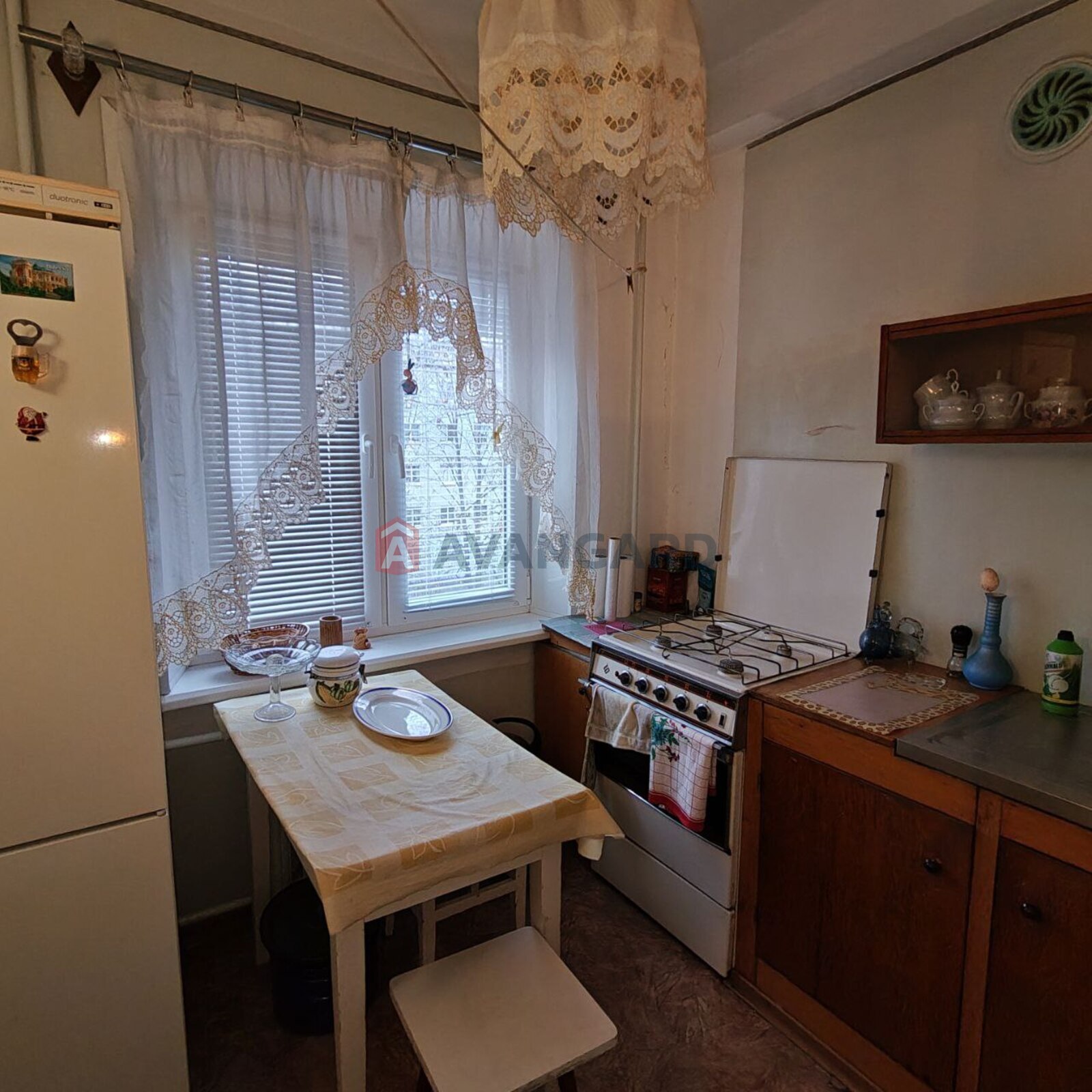 2 ����. ��������, 50/-/6 ��. �., 3/5 ���� ���� 6