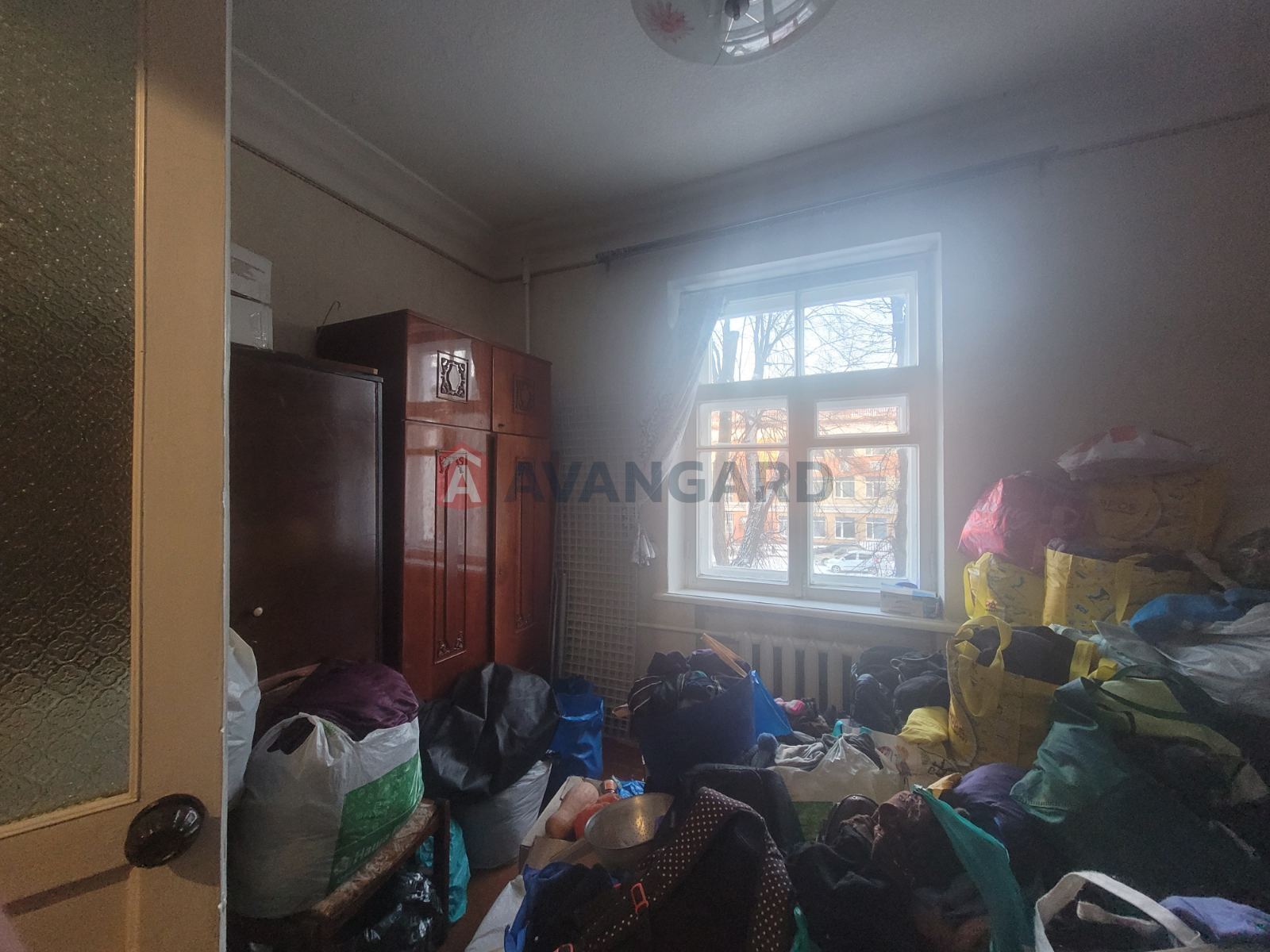 2 ��. ��������, 48/-/6 ��. �., 2/5 ������ ���� 8