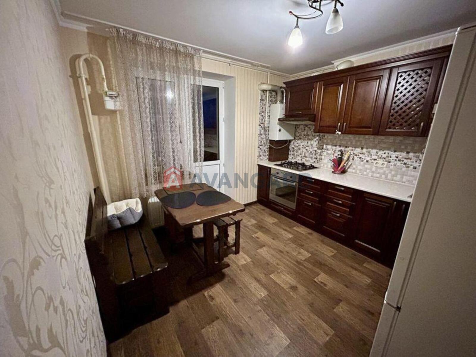 1 ��. ��������, 45/-/11 ��. �., 10/10 ������ ���� 18