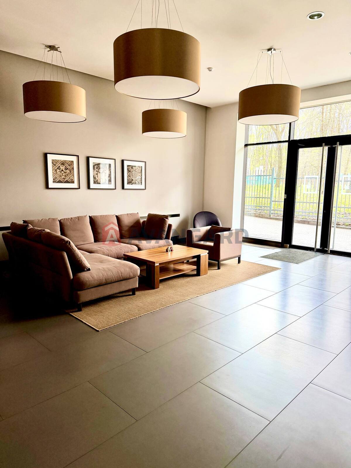 1 ��. ��������, 48/18/14 ��. �., 6/10 ������ ���� 10