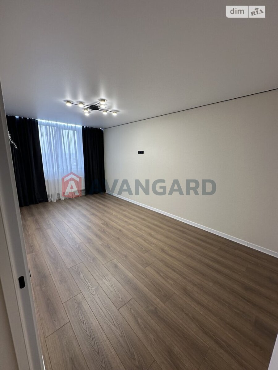 1 ��. ��������, 44/-/18 ��. �., 9/9 ������ ���� 10