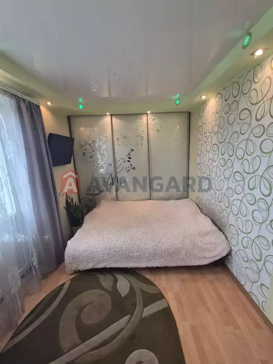 2 ����. ��������, 40/-/5 ��. �., 3/5 ���� ���� 22