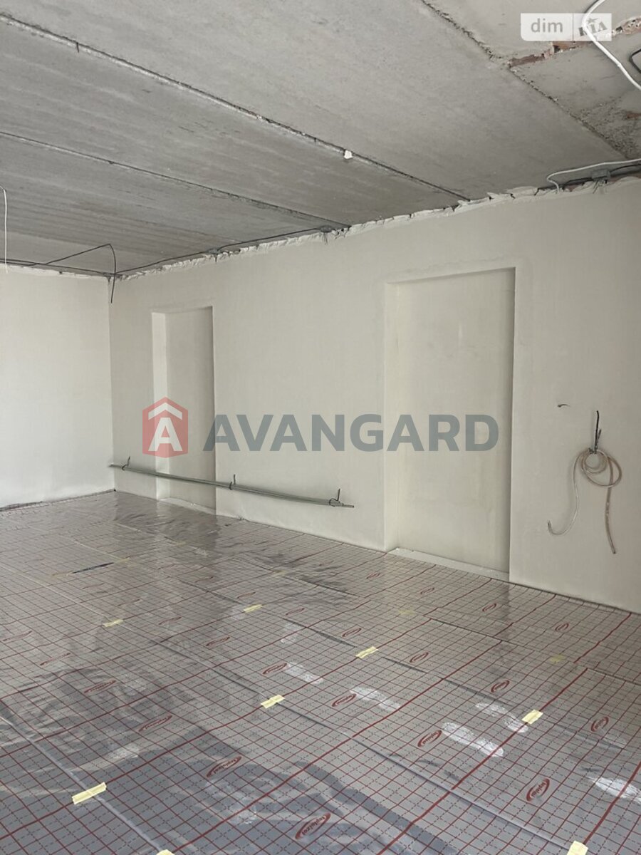 2 ��. ��������, 82/56/5 ��. �., 6/15 ������ ���� 4