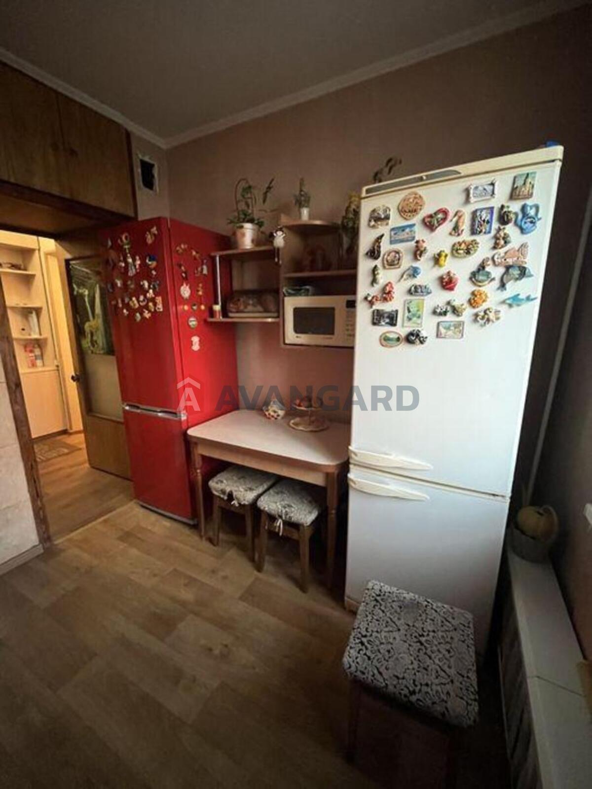 3 ��. ��������, 68/-/7 ��. �., 9/9 ������ ���� 2