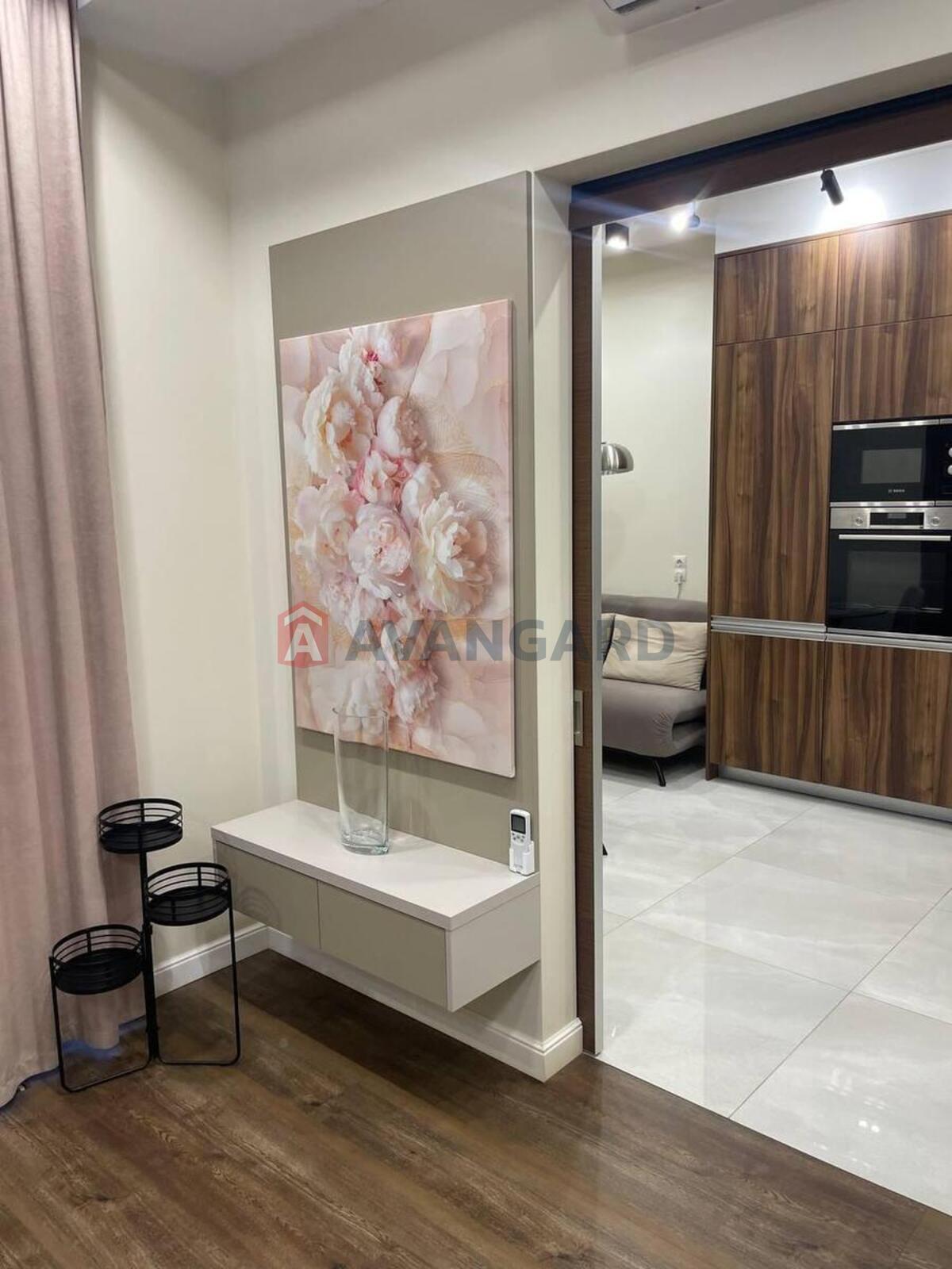 1 ��. ��������, 48/18/14 ��. �., 6/10 ������ ���� 3