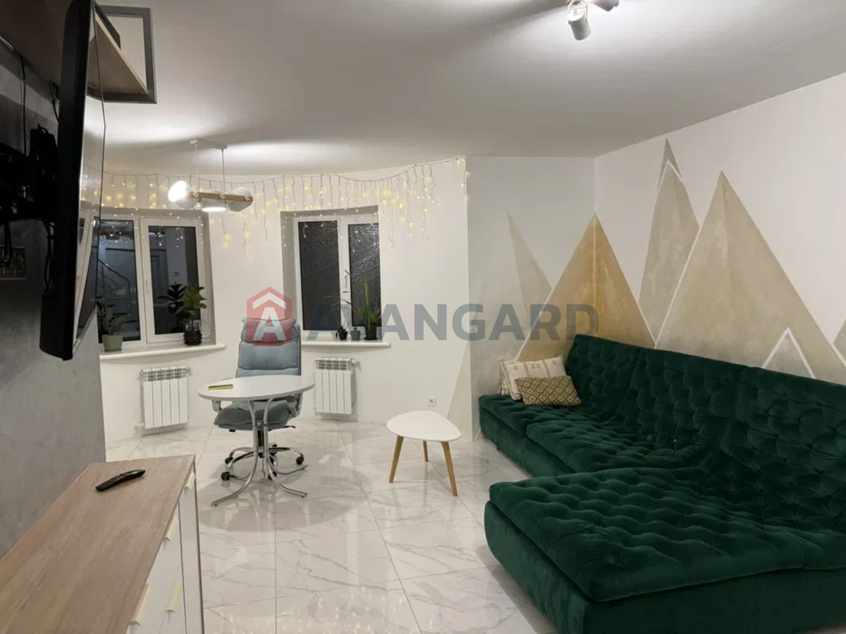 3 ��. ��������, 95/-/11 ��. �., 9/10 ������ ���� 15