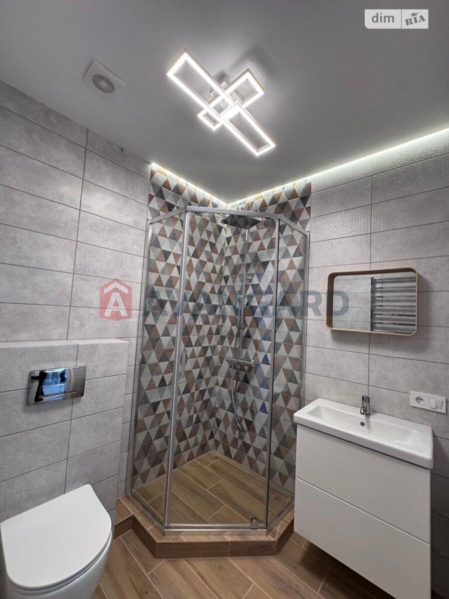 2 ��. ��������, 56/-/25 ��. �., 9/10 ������ ���� 9