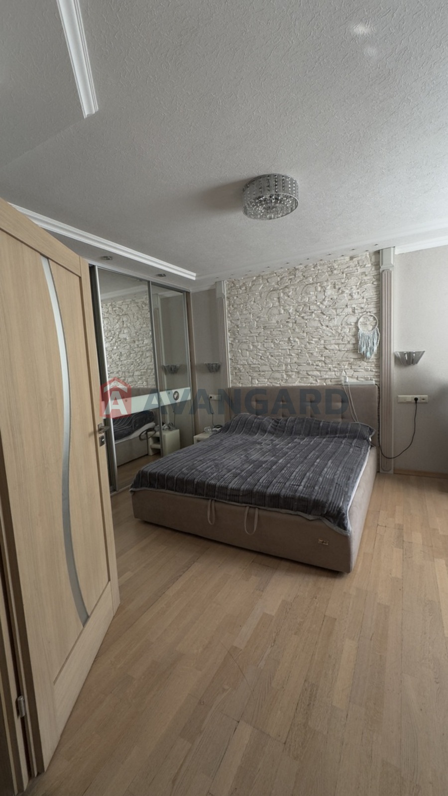 2 ��. ��������, 78/46/11 ��. �., 9/18 ������ ���� 17