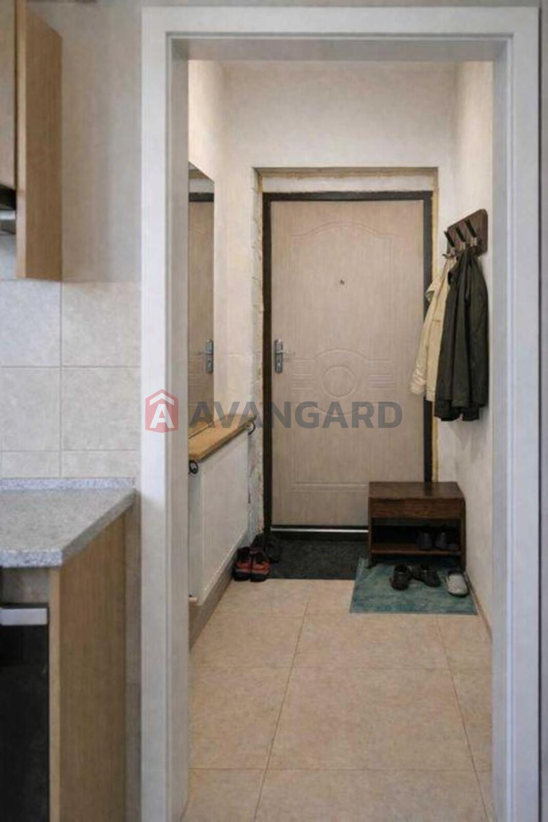 1 ��. ��������, 33/-/10 ��. �., 2/4 ������ ���� 3