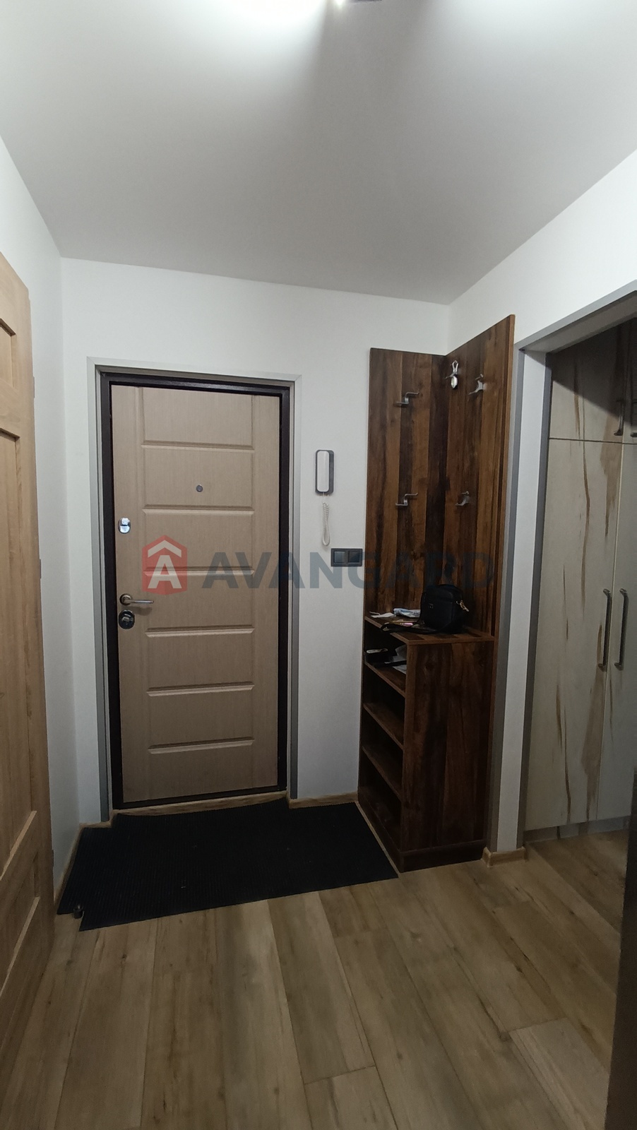 3 ��. ��������, 66/41,5/8 ��. �., 7/9 ������ ���� 5