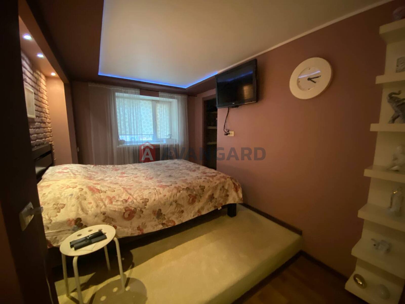 3 ��. ��������, 93,44/32,2/28,4 ��. �., 6/13 ������ ���� 20