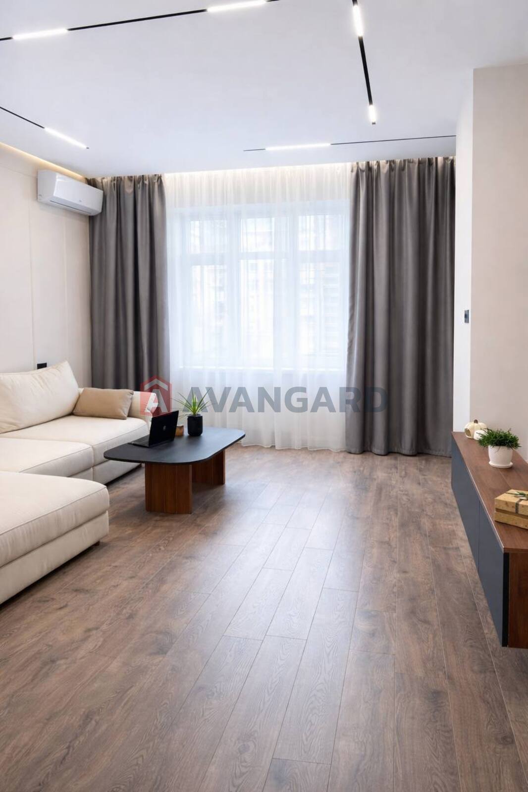 2 ��. ��������, 81/35/15 ��. �., 6/11 ������ ���� 7