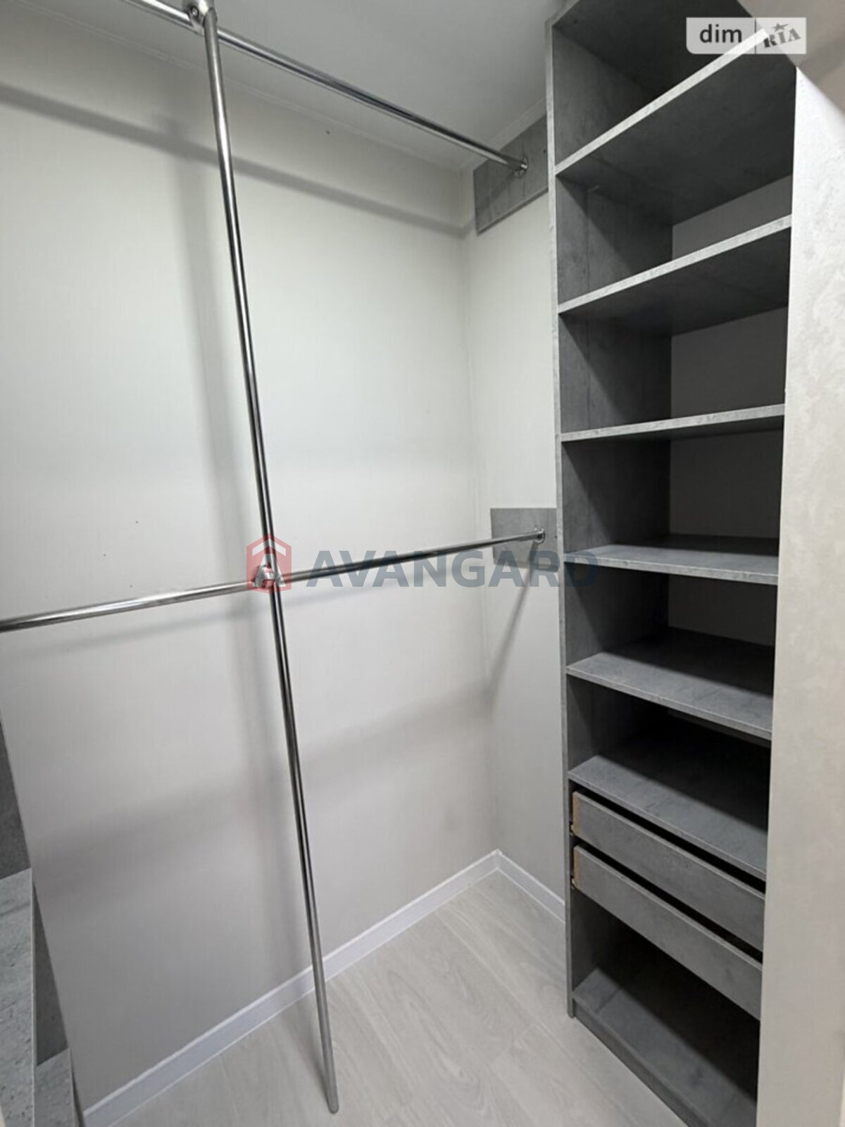 3 ��. ��������, 91/35/39 ��. �., 8/8 ������ ���� 10