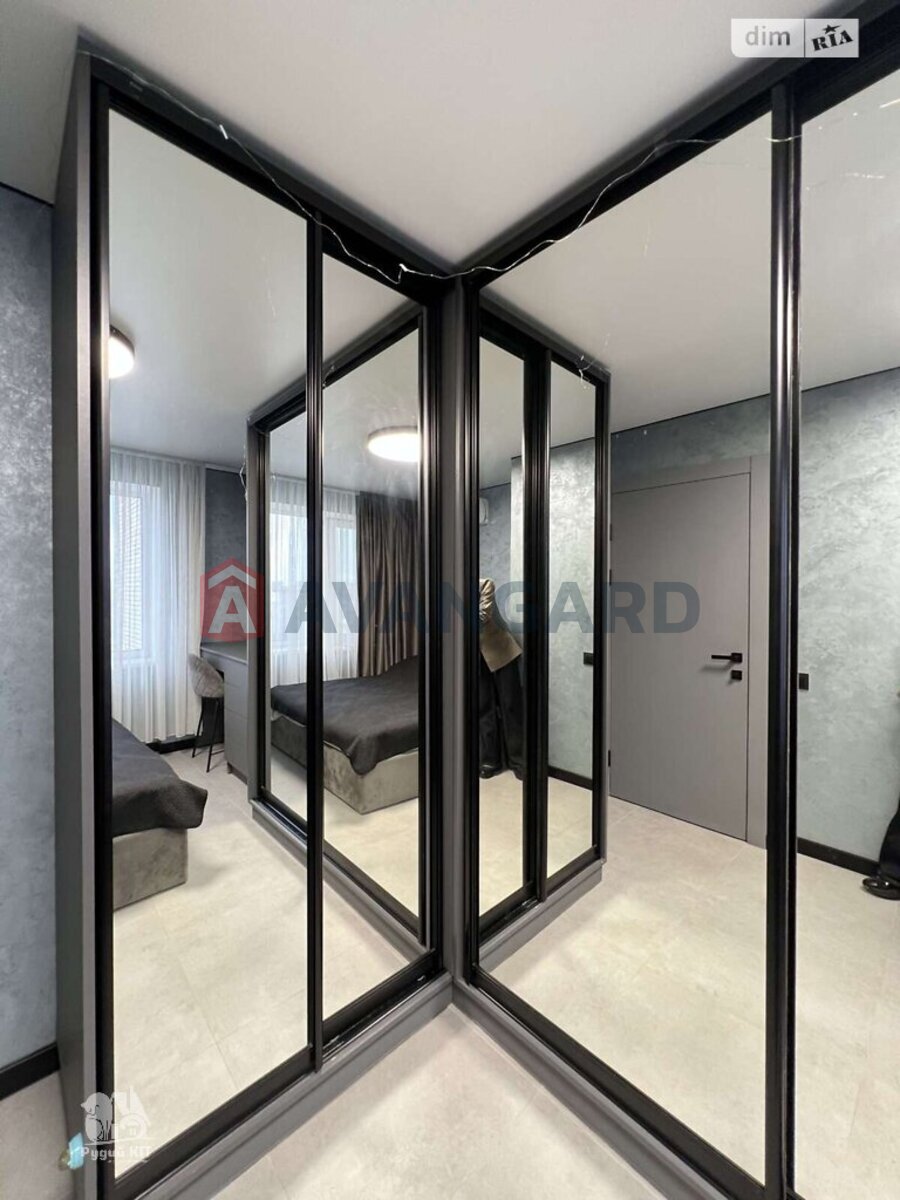 1 ��. ��������, 21/11/4 ��. �., 9/9 ������ ���� 8