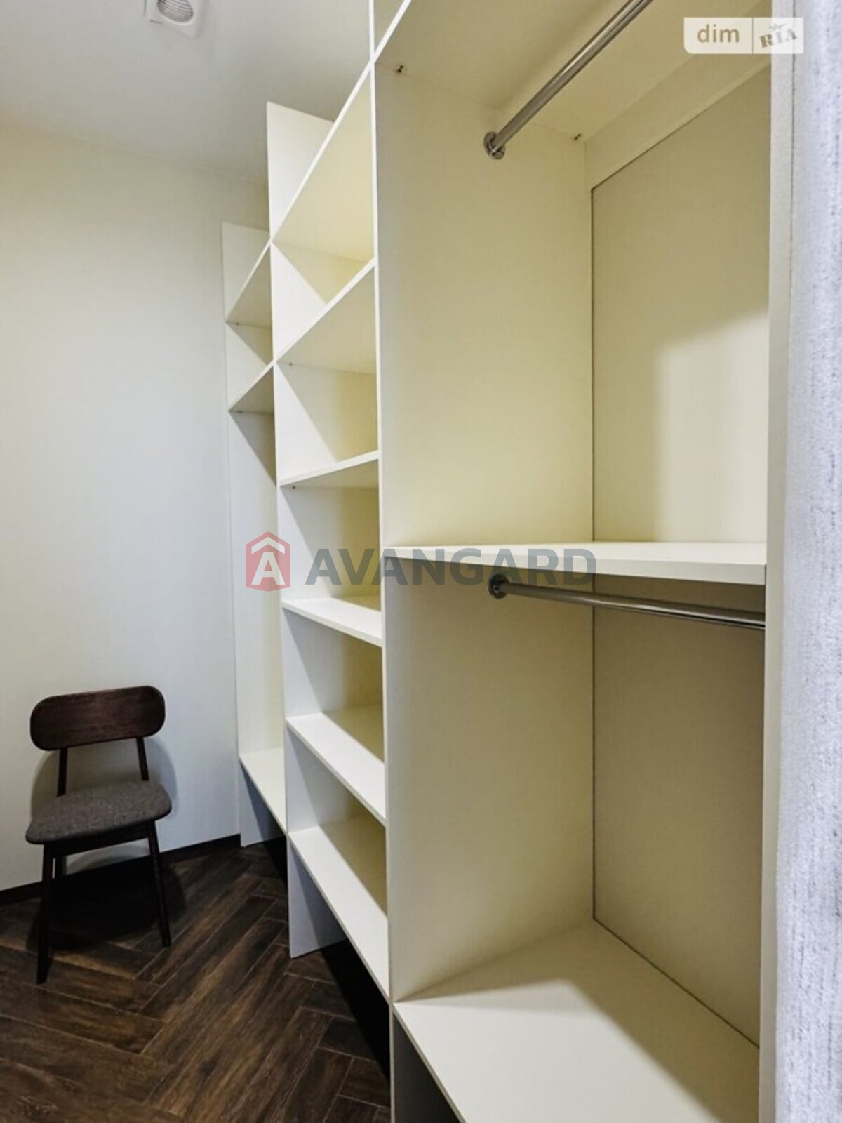 2 ��. ��������, 61/-/26 ��. �., 5/5 ������ ���� 11