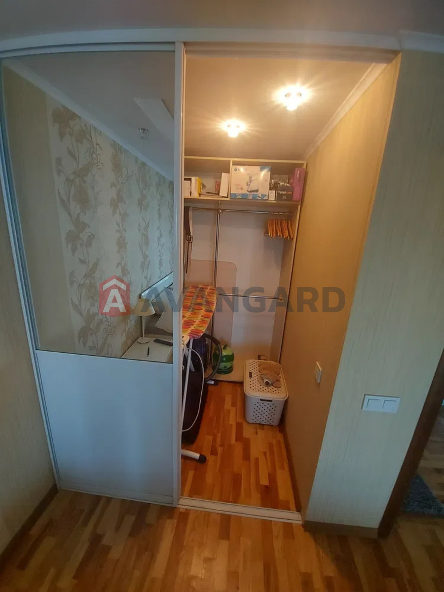 3 ��. ��������, 68/-/9 ��. �., 9/9 ������ ���� 18