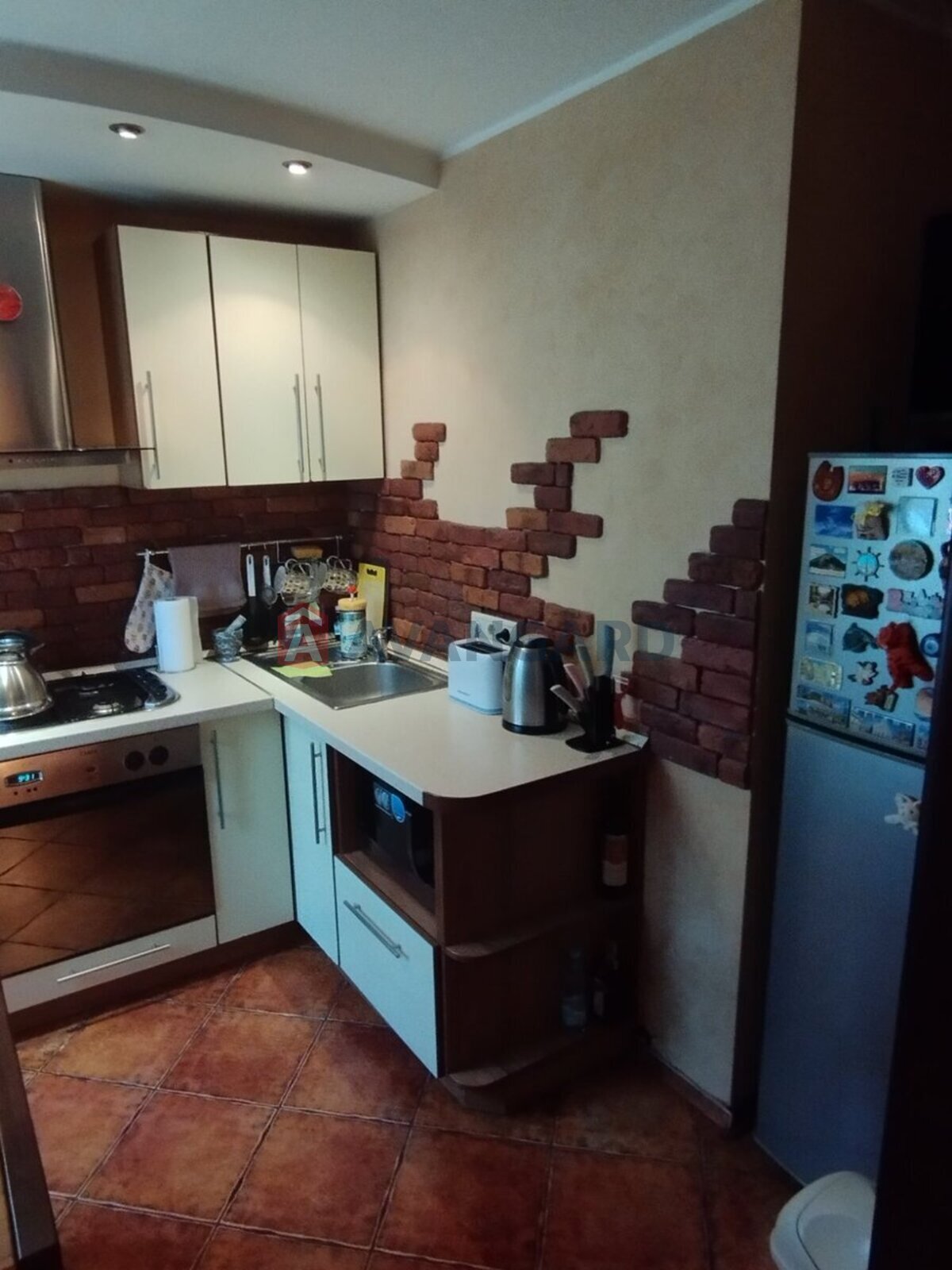 2 ����. ��������, 46/28/7 ��. �., 3/5 ���� ���� 27