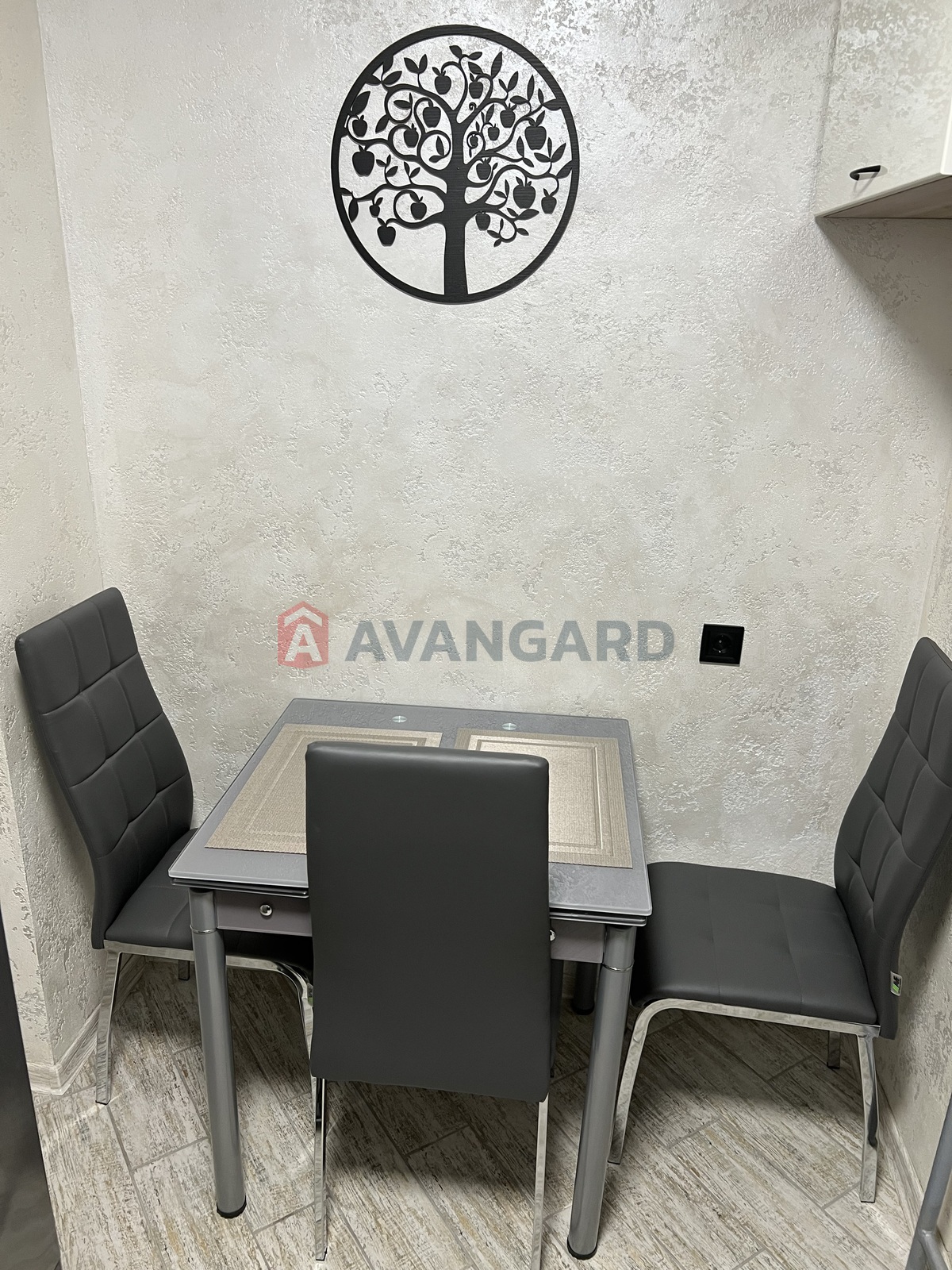 1 ����. ��������, 31,47/14,94/6,4 ��. �., 3/5 ���� ���� 2