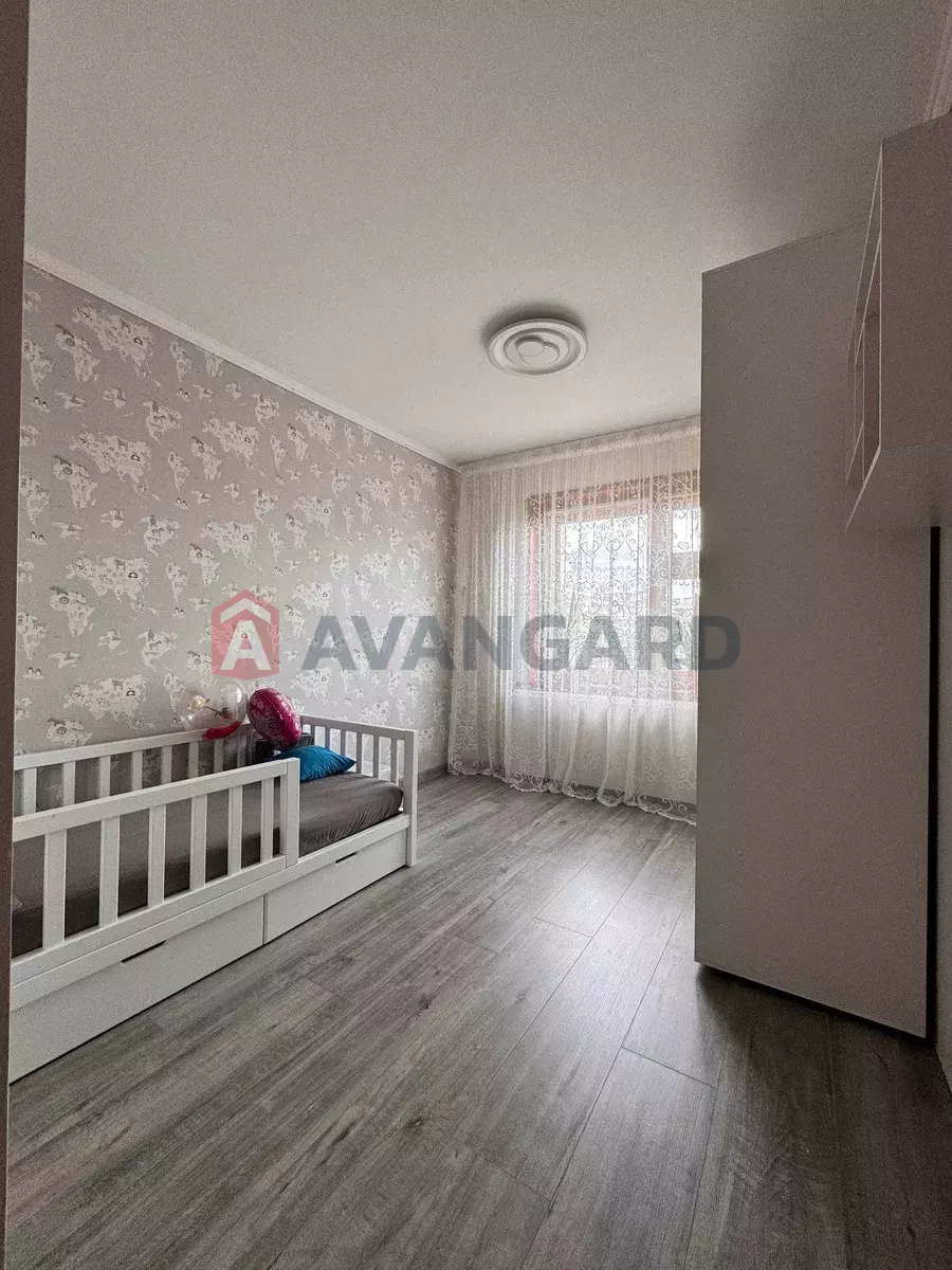 3 ����. ��������, 64/-/11 ��. �., 7/9 ���� ���� 13