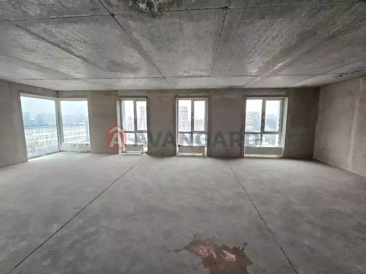 3 ��. ��������, 107/73/18 ��. �., 10/10 ������ ���� 30