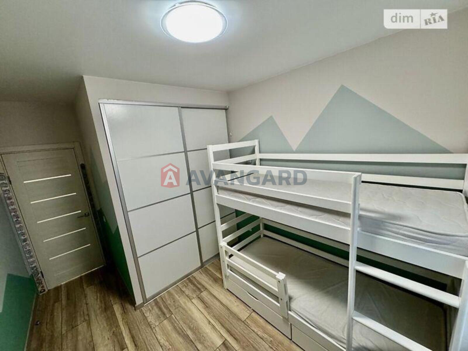 2 ��. ��������, 51/-/12 ��. �., 5/10 ������ ���� 6