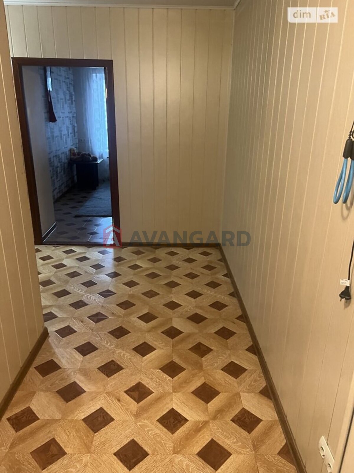 4 . , 98/-/8 . ., 4/12   5