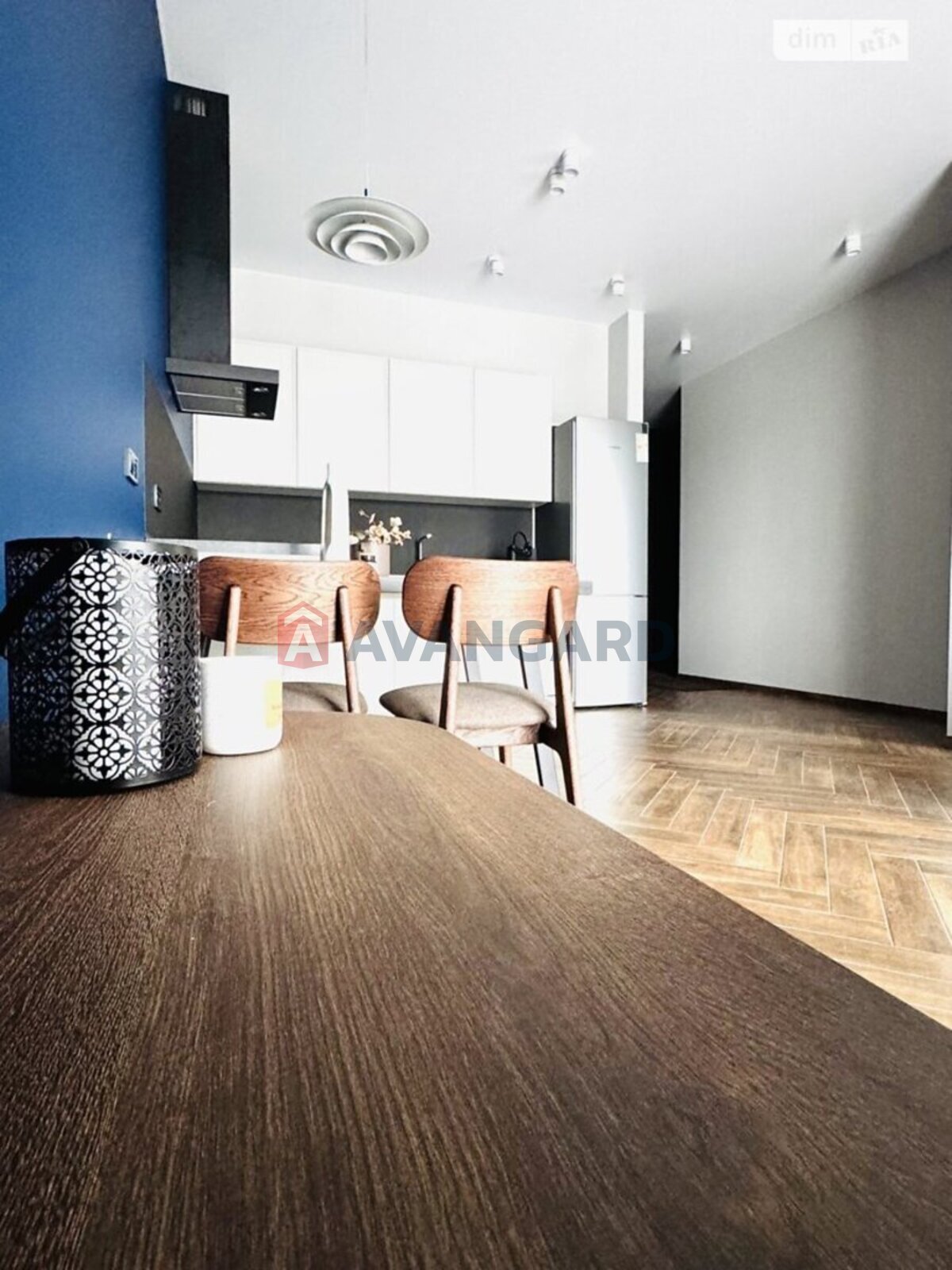 2 ��. ��������, 61/-/26 ��. �., 5/5 ������ ���� 3