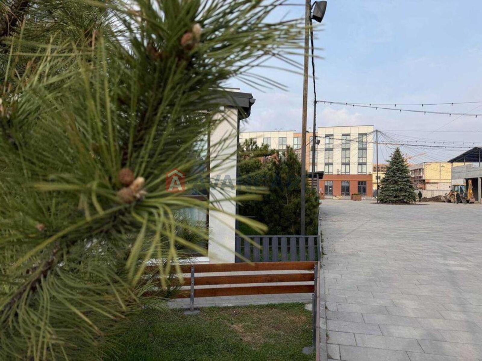 1 ��. ��������, 27/-/11 ��. �., 3/5 ������ ���� 3