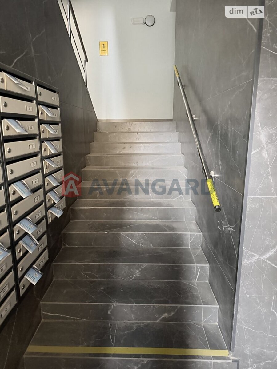 1 ��. ��������, 48/20/18 ��. �., 3/11 ������ ���� 24