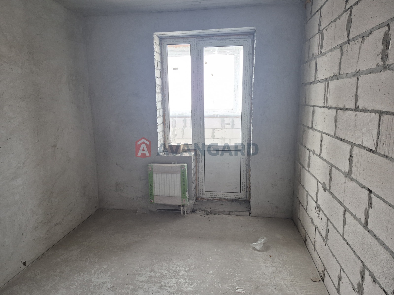 2 ��. ��������, 58/33/10 ��. �., 8/10 ������ ���� 1