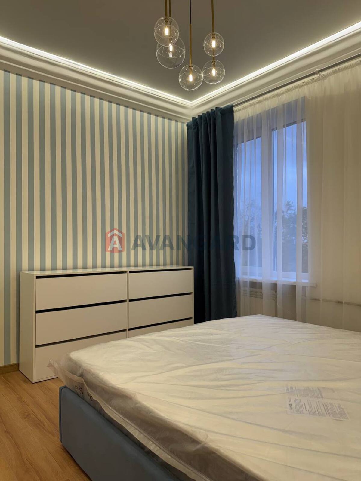 3 . , 70/-/8 . ., 4/5   11