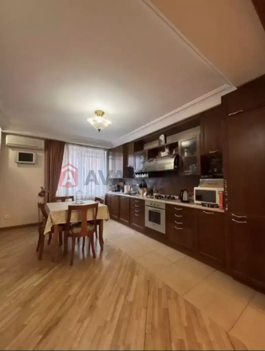 3 ��. ��������, 150/-/- ��. �., 3/10 ������ ���� 4