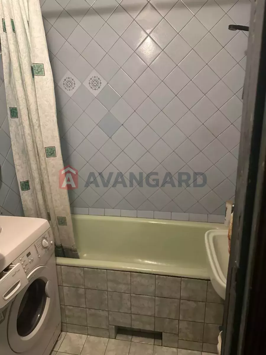 3 ��. ��������, 70/-/25 ��. �., 2/9 ������ ���� 4