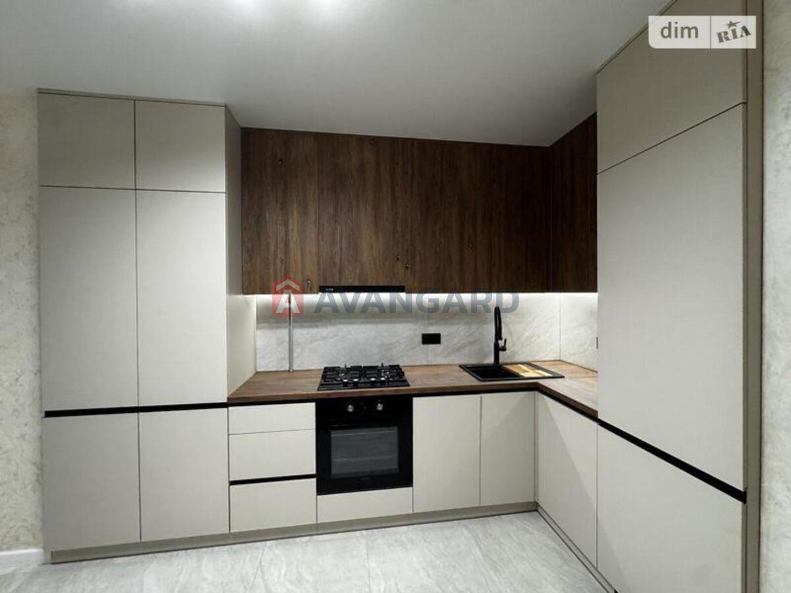 1 ��. ��������, 38/-/11 ��. �., 7/8 ������ ���� 3