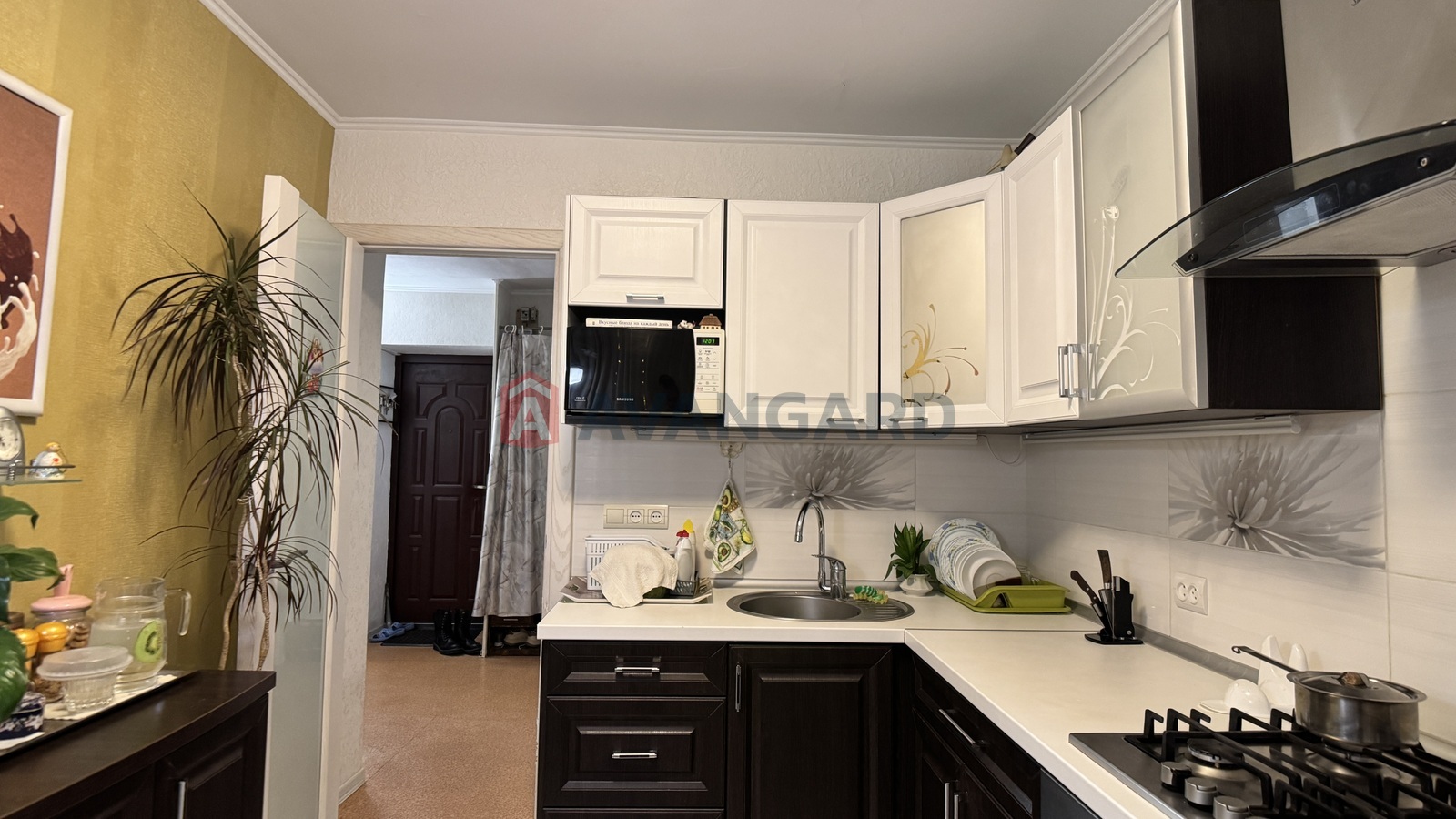 2 ��. ��������, 48/27/8 ��. �., 9/9 ������ ���� 3