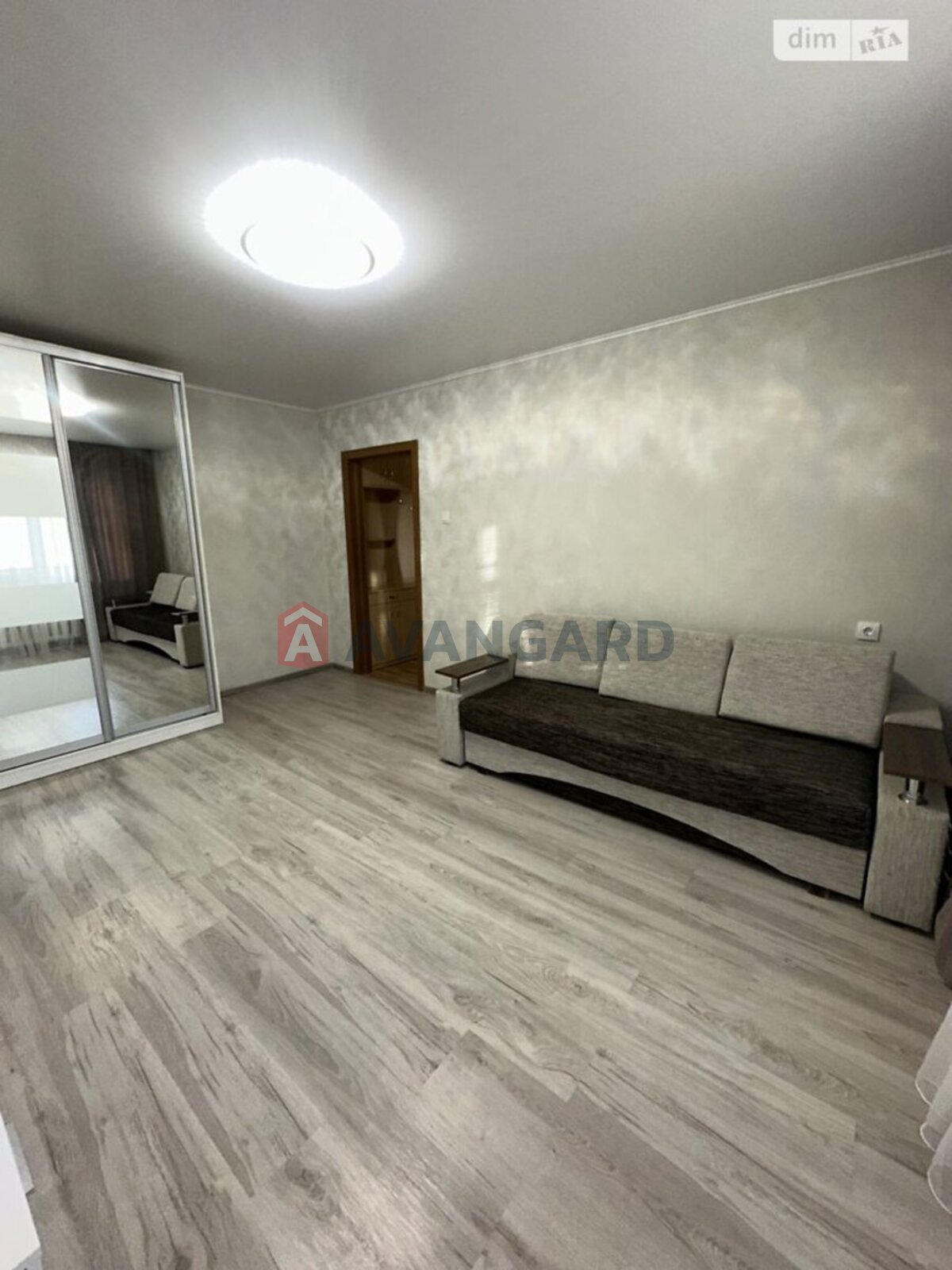 2 . , 49/-/- . ., 4/9   8