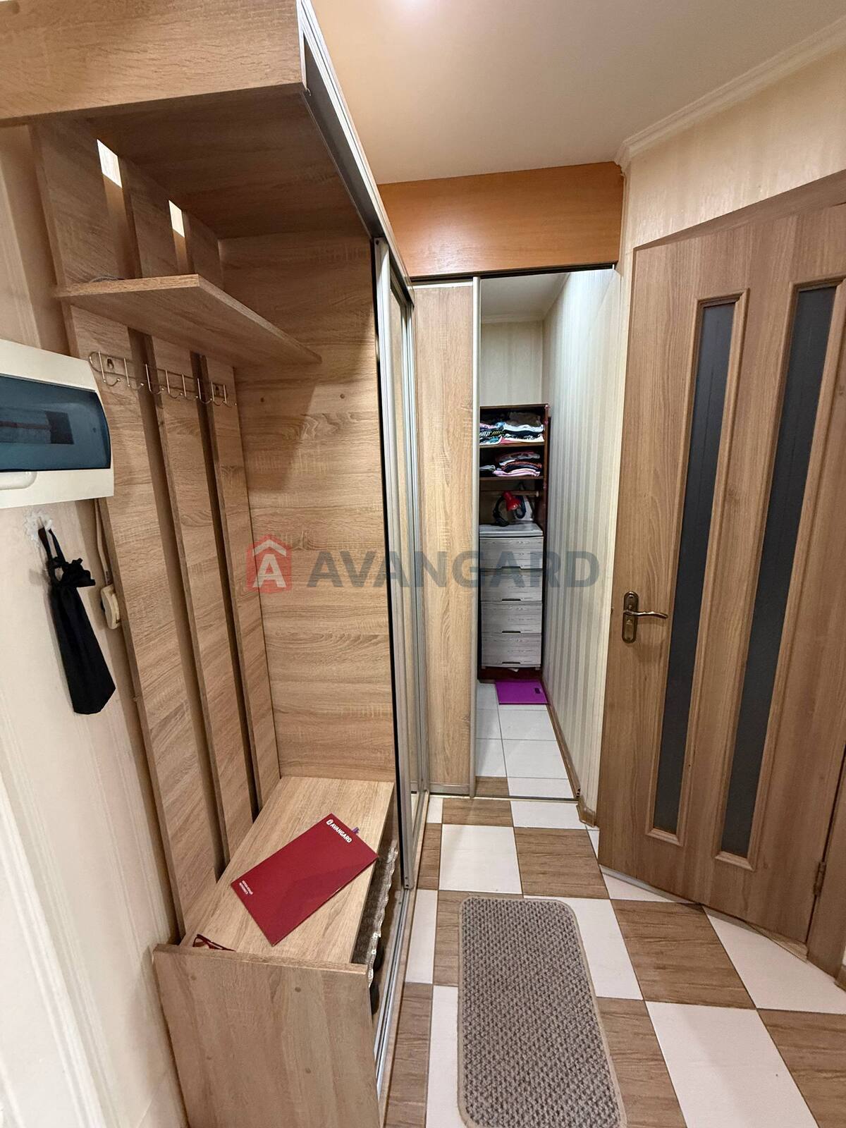 1 ��. ��������, 32/-/6 ��. �., 4/5 ������ ���� 6