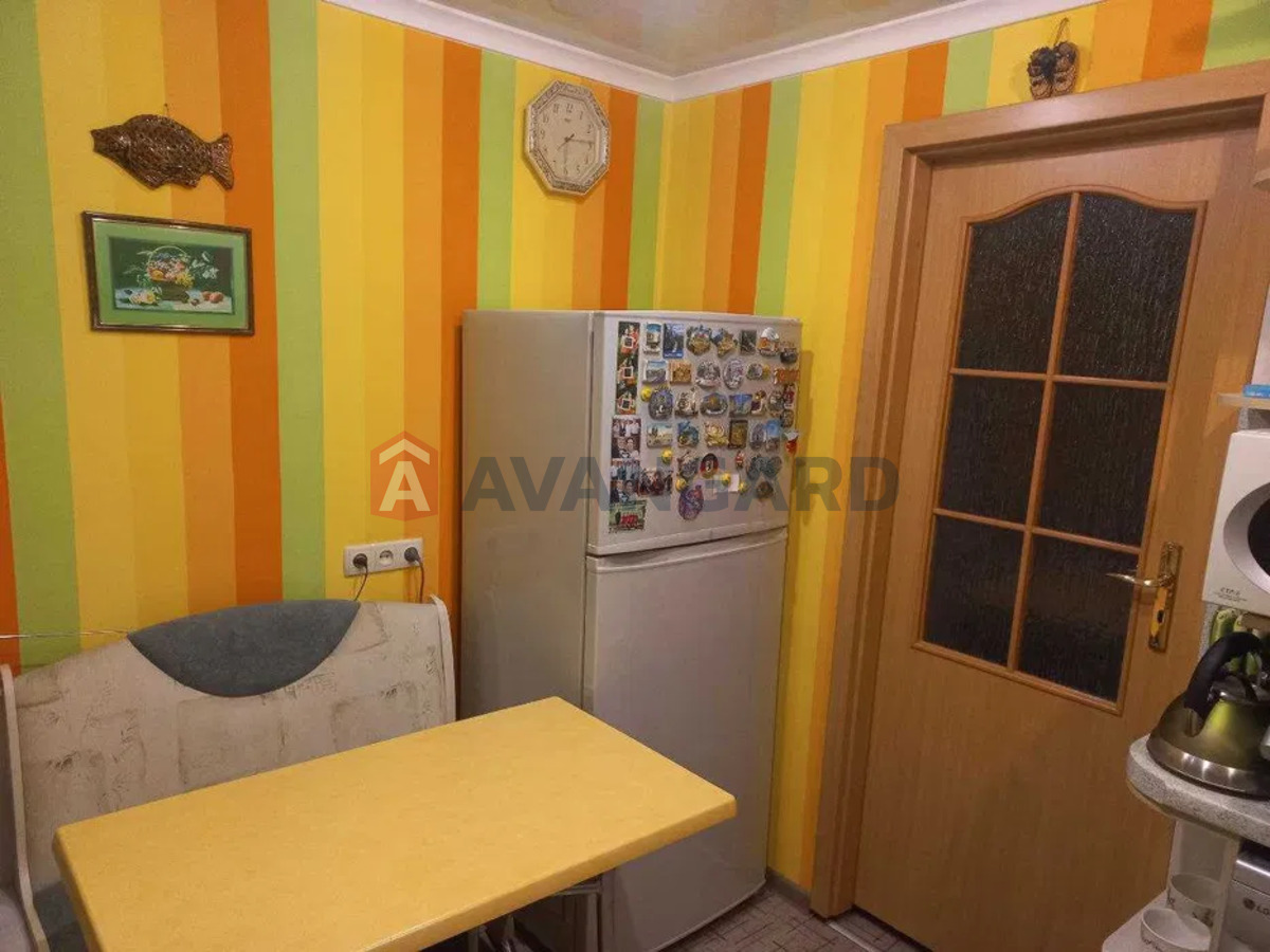 3 ����. ��������, 68/-/8 ��. �., 8/9 ���� ���� 1