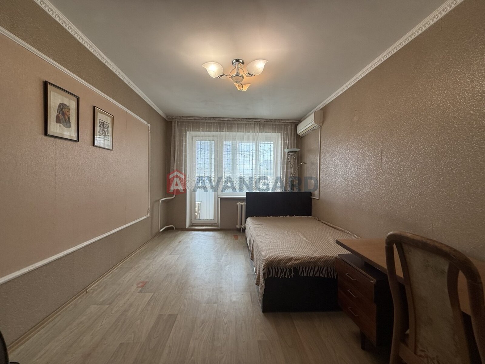 3 ��. ��������, 66,3/38/9 ��. �., 8/16 ������ ���� 14