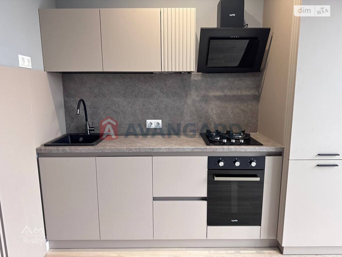 1 ��. ��������, 35/15/10 ��. �., 2/3 ������ ���� 7