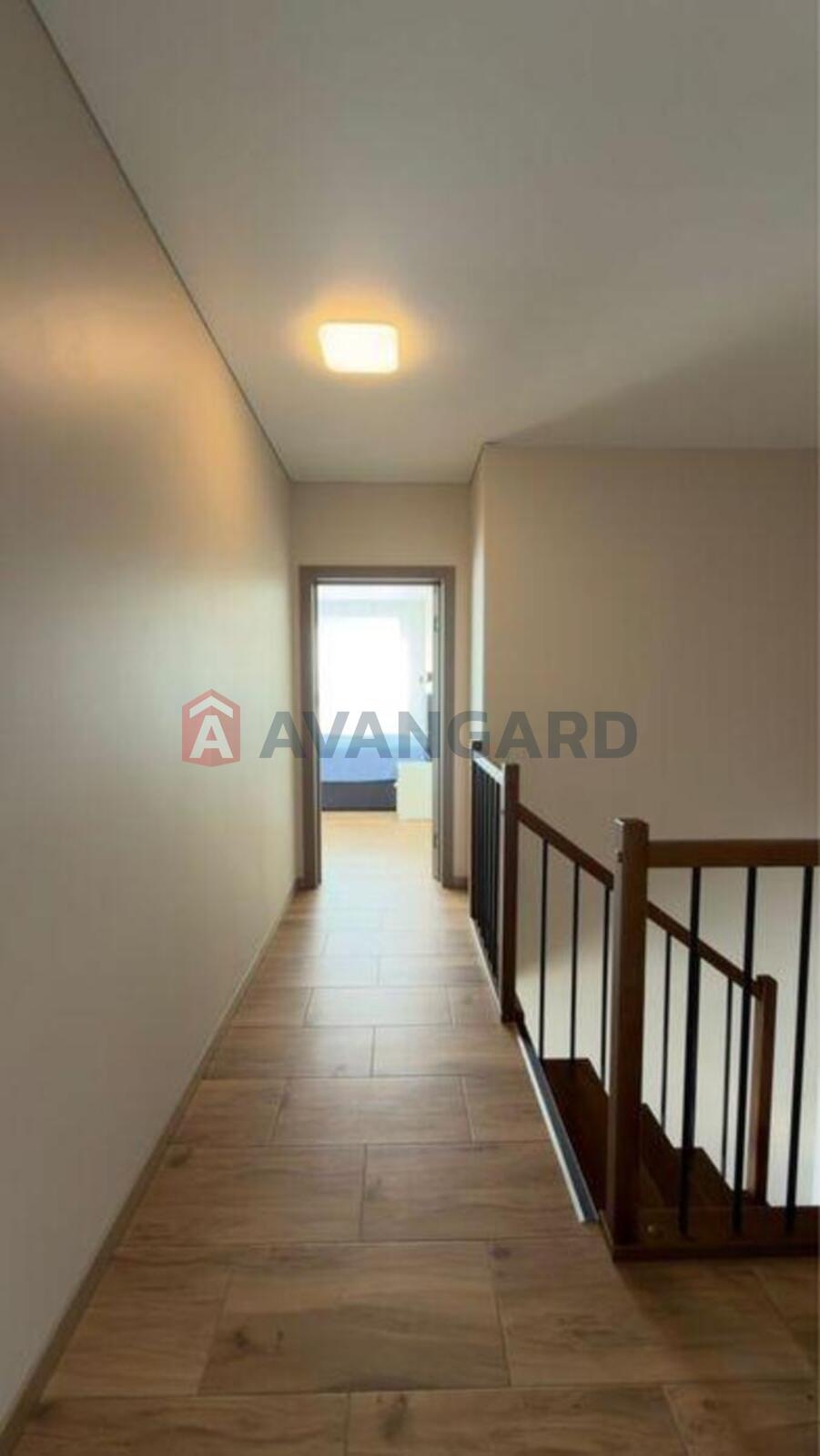 4 ��. ��������, 135/-/23 ��. �., 24/25 ������ ���� 11